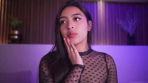 Camila online show from 11/18/25, 04:17