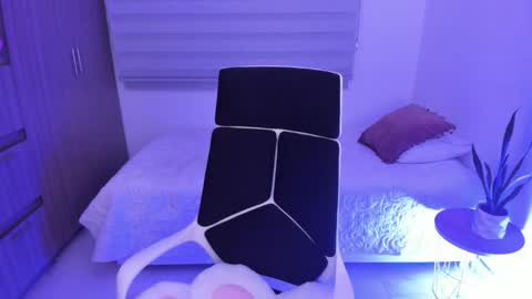  C A M I  online show from 02/18/26, 02:07