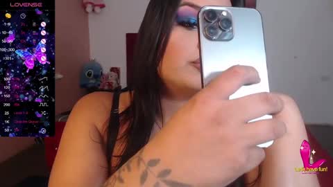 Snapshot of camila_fuenmayor chatting on 01/15/25, 07:59 online show from 01/15/25, 07:59