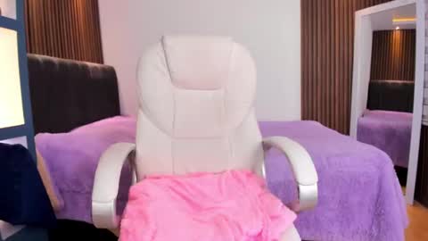 Snapshot of camila_martinez9 chatting on 02/12/25, 11:29 camila_martinez9 online show from 02/12/25, 11:29