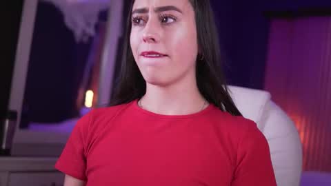 Snapshot of camila_martinez9 chatting on 11/06/25, 11:33 camila_martinez9 online show from 11/06/25, 11:33