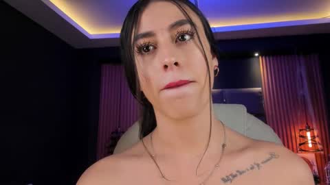 Snapshot of camila_martinez9 chatting on 11/10/25, 11:42 camila_martinez9 online show from 11/10/25, 11:42