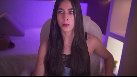 Snapshot of camila_martinez9 chatting on 11/26/25, 11:33 camila_martinez9 online show from 11/26/25, 11:33