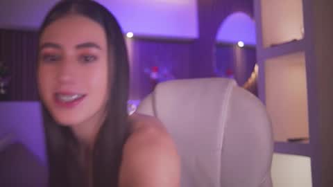 Snapshot of camila_martinez9 chatting on 12/04/25, 12:14 camila_martinez9 online show from 12/04/25, 12:14