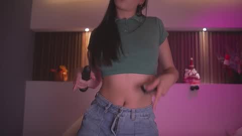 camila_martinez9 online show from 12/16/25, 11:59