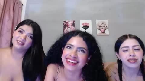 camila_meza online show from 11/06/25, 01:34