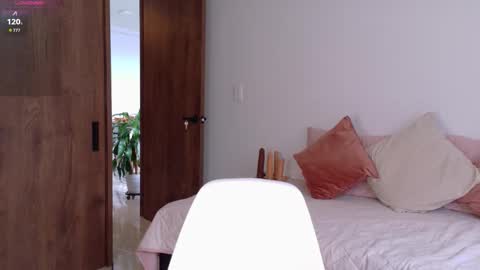 Camila  online show from 12/16/25, 06:35