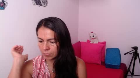 Camila Vargas online show from 04/02/26, 10:07
