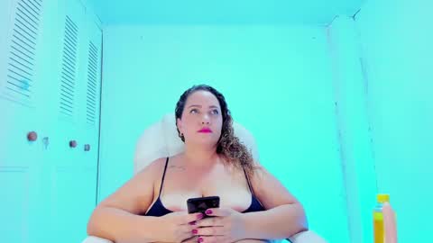 Snapshot of camilaa_foxxx chatting on 01/16/25, 12:12 camilaa foxxx online show from 01/16/25, 12:12