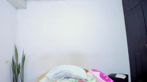 Snapshot of camilaa_foxxx chatting on 05/05/26, 04:15 camilaa foxxx online show from 05/05/26, 04:15