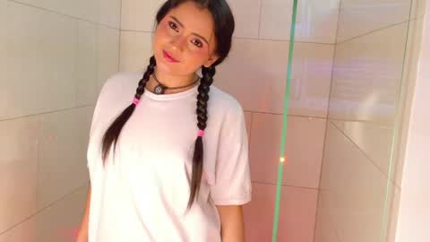 Snapshot of camilaandrade_ chatting on 05/03/26, 03:29 Cami online show from 05/03/26, 03:29