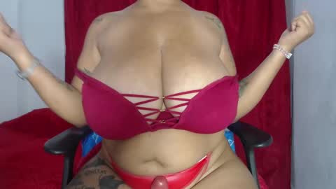 Snapshot of camilabbxc chatting on 02/05/25, 10:01 camila online show from 02/05/25, 10:01