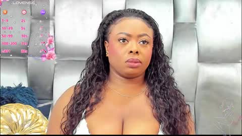 Snapshot of camilabenitezz chatting on 12/03/25, 08:34 camila benitez online show from 12/03/25, 08:34