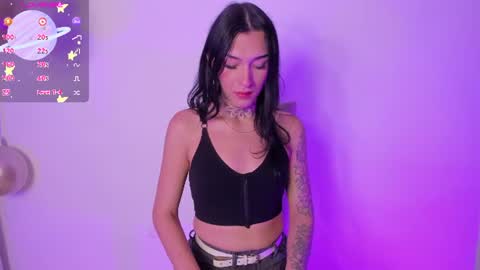 Snapshot of camilacoxx chatting on 07/16/26, 07:47 online show from 07/16/26, 07:47