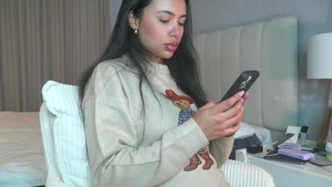 Camila online show from 04/12/26, 06:35