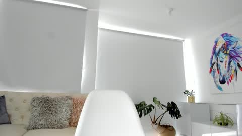 camila manzur online show from 02/07/25, 08:31