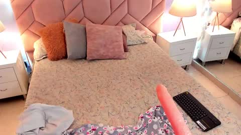 Camila  online show from 12/19/24, 03:41