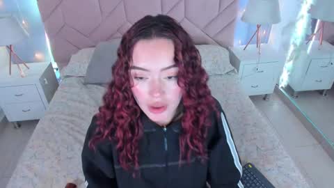 Camila  online show from 12/31/24, 03:20