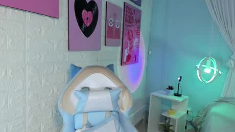 Camila  online show from 09/15/25, 11:54