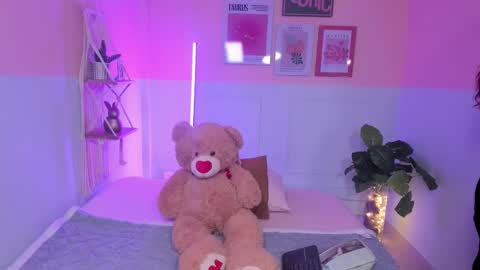 Camila  online show from 11/19/25, 11:43