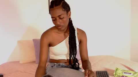 Snapshot of camilarobinson chatting on 05/16/26, 09:13 Camila Robinson online show from 05/16/26, 09:13