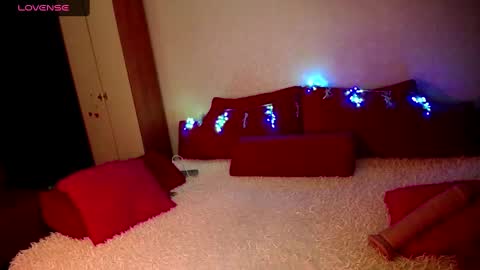 Snapshot of camilashine chatting on 02/13/25, 01:19 camilashine online show from 02/13/25, 01:19