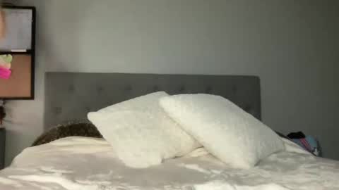 Camila Cruz online show from 09/30/25, 01:43