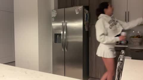 Snapshot of camiliakxoxo chatting on 02/12/25, 04:33 camiliakxoxo online show from 02/12/25, 04:33