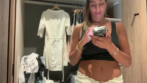 Snapshot of camiliakxoxo chatting on 03/29/26, 02:50 camiliakxoxo online show from 03/29/26, 02:50