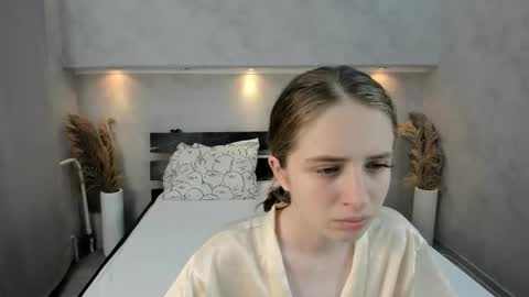 Snapshot of camilla_kelly chatting on 10/31/25, 01:06 Camilla online show from 10/31/25, 01:06