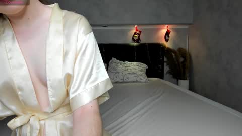 Snapshot of camilla_kelly chatting on 12/14/25, 01:11 Camilla online show from 12/14/25, 01:11