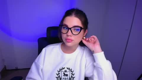 Camilla online show from 11/27/25, 07:54