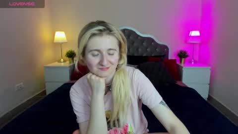 camilladreamer online show from 11/05/25, 05:57