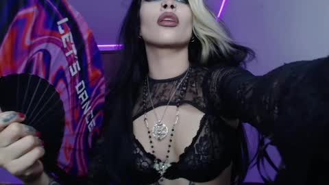 Snapshot of camille_666 chatting on 02/15/25, 12:04 Camille online show from 02/15/25, 12:04