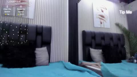 Snapshot of camille_cedrik chatting on 11/14/25, 09:46 Camille online show from 11/14/25, 09:46