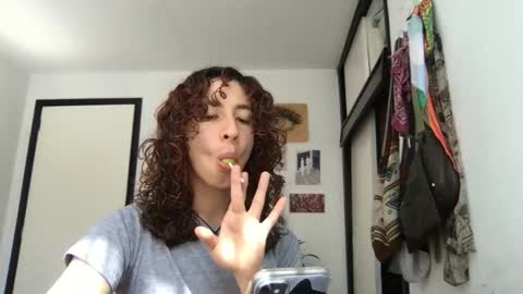 Snapshot of camille_delrey chatting on 04/01/26, 07:11 Camille online show from 04/01/26, 07:11