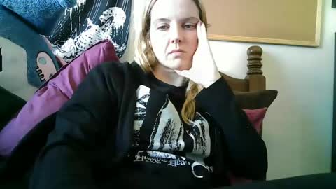 Snapshot of camille_deville chatting on 01/13/25, 02:28 Camille Deville online show from 01/13/25, 02:28