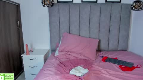 Snapshot of camille_hills chatting on 03/27/26, 08:26 Camille online show from 03/27/26, 08:26