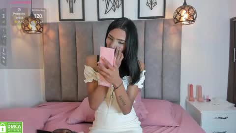 Snapshot of camille_hills chatting on 04/18/26, 03:54 Camille online show from 04/18/26, 03:54