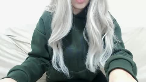 Snapshot of camillebunny chatting on 12/04/25, 03:27 CamilleBunny online show from 12/04/25, 03:27