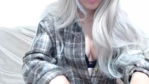 Snapshot of camillebunny chatting on 04/18/26, 02:15 CamilleBunny online show from 04/18/26, 02:15