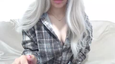 Snapshot of camillebunny chatting on 04/21/26, 02:15 CamilleBunny online show from 04/21/26, 02:15