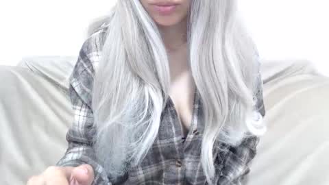 Snapshot of camillebunny chatting on 04/30/26, 02:40 CamilleBunny online show from 04/30/26, 02:40