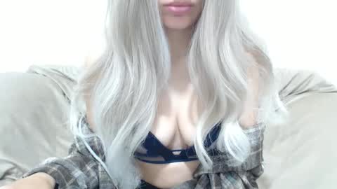 Snapshot of camillebunny chatting on 05/01/26, 03:00 CamilleBunny online show from 05/01/26, 03:00