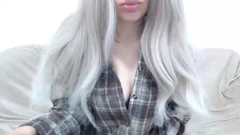 Snapshot of camillebunny chatting on 05/05/26, 02:30 CamilleBunny online show from 05/05/26, 02:30