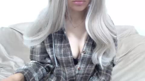 Snapshot of camillebunny chatting on 05/18/26, 02:07 CamilleBunny online show from 05/18/26, 02:07