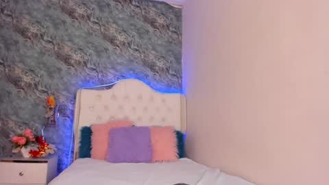 C A M I L L E N    Help me get to the top online show from 01/12/25, 09:29