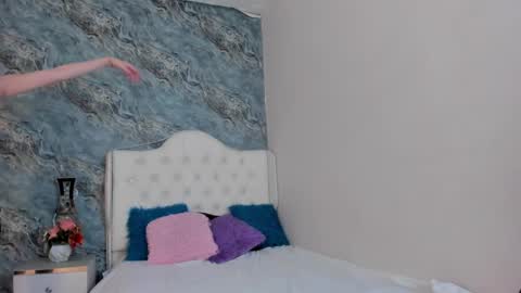 C A M I L L E N    Help me get to the top online show from 01/31/25, 09:26