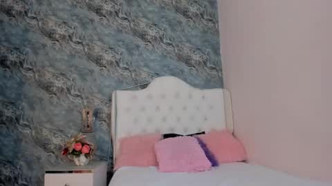 C A M I L L E N    Help me get to the top online show from 02/02/25, 09:56