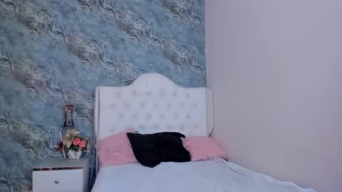 C A M I L L E N    Help me get to the top online show from 02/05/25, 01:58